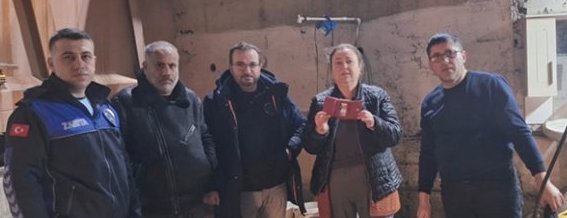 Çöpe Atılan Cüzdanı Süleymanpaşa Belediyesi Personeli Buldu