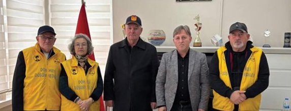 Başkan Hikmet Selim; Bayrak ve Sancak Kutsaldır Asla Yere Düşmez