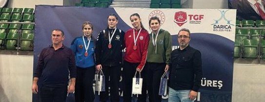 Çorlulu Sporcular Minderde Devleşti